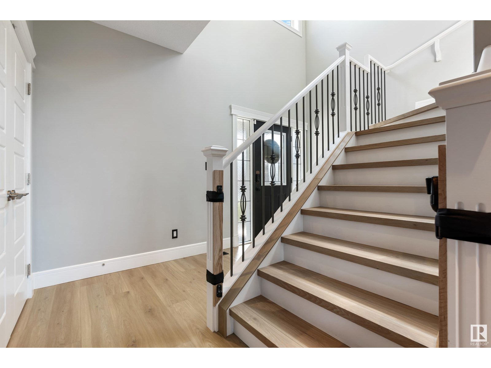 166 WOODHILL LN