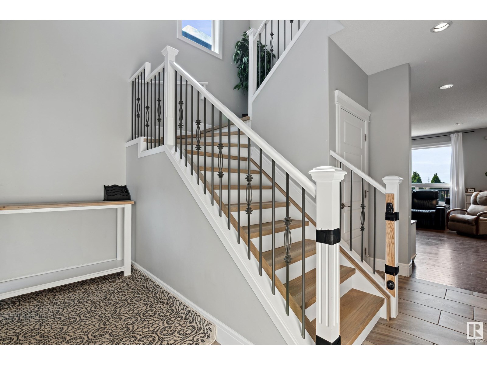 166 WOODHILL LN