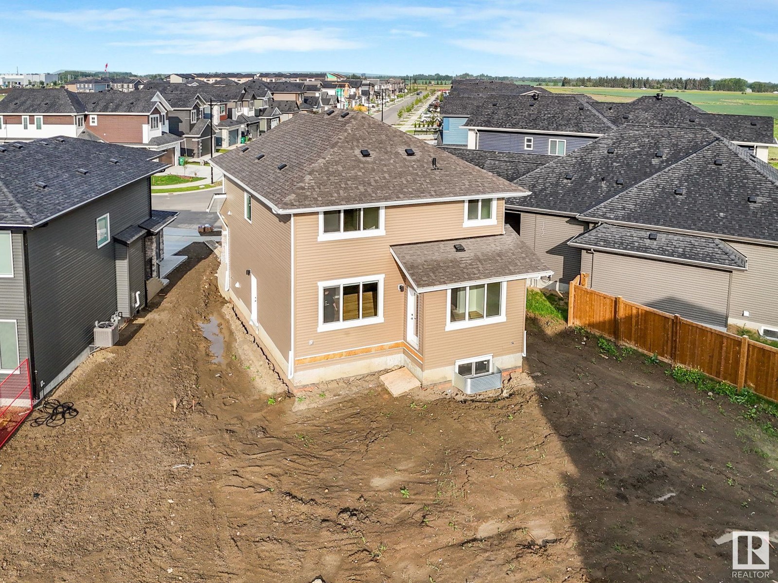 80 EDGEFIELD WY