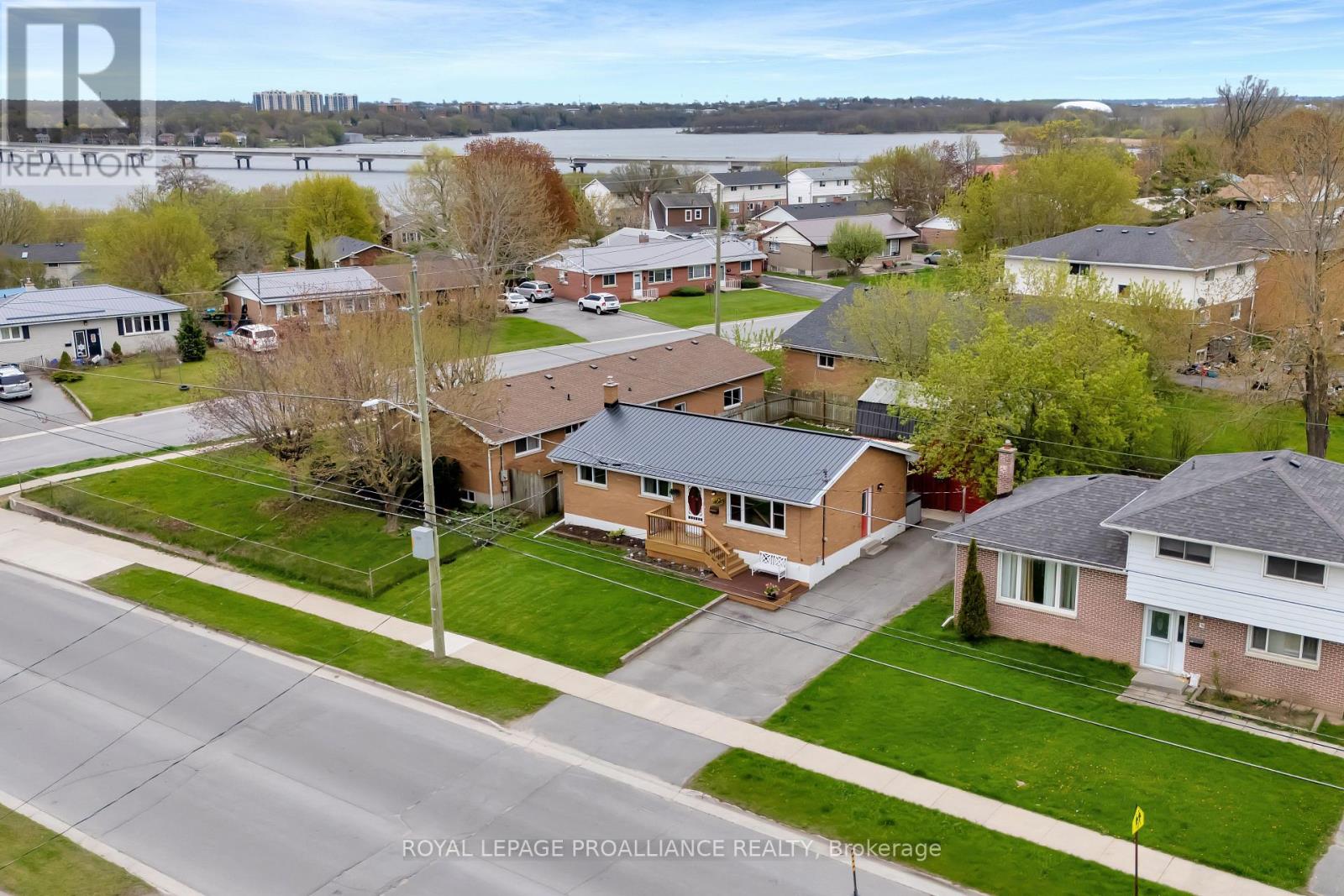 54 WELLER AVENUE