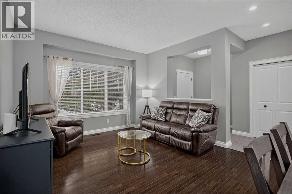 53 Mahogany Point SE