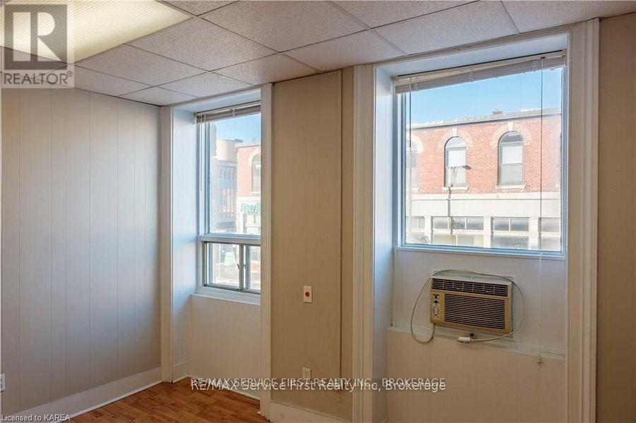 UNIT 3 - 159 WELLINGTON STREET