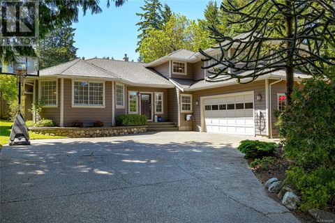 5412 Lochside Dr Saanich BC V8Y2G7