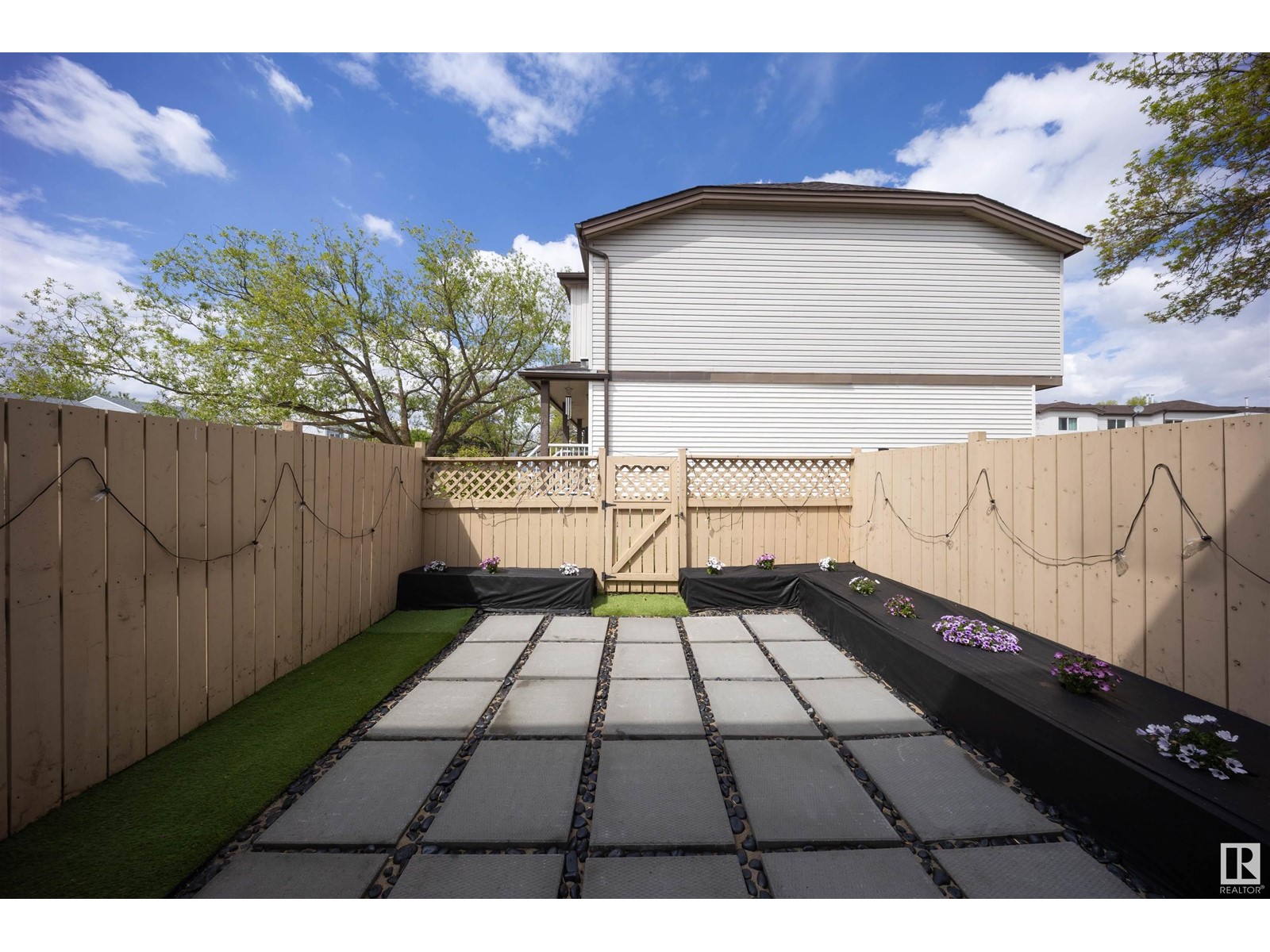 14606 54 ST NW