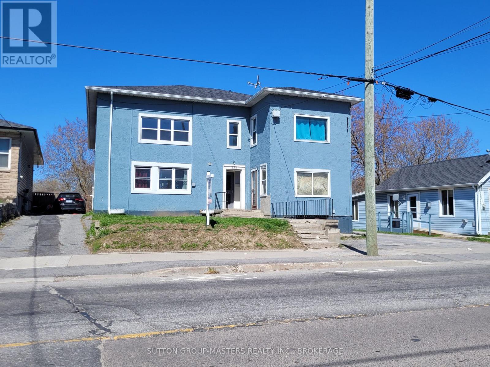 686 & 688 MONTREAL STREET