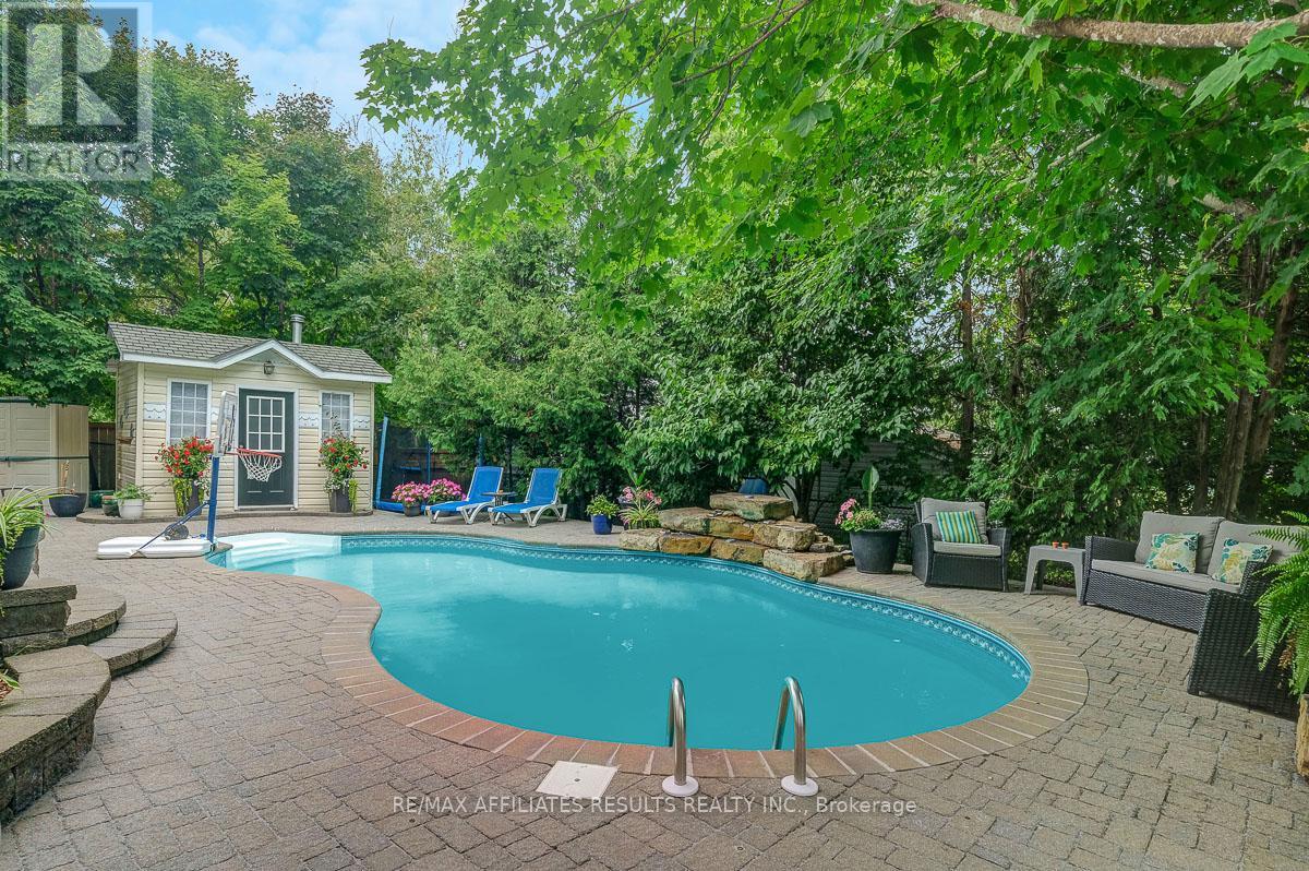 35 CRANTHAM CRESCENT