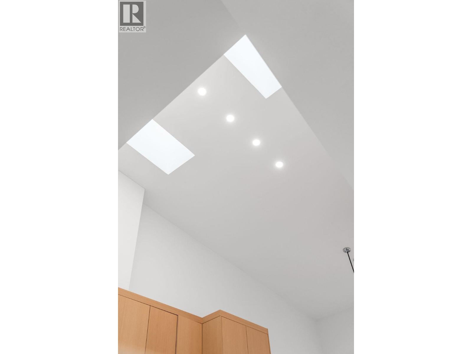 223 650 E 2ND STREET