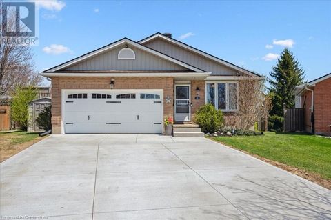 51 COSTAIN Court Kitchener ON N2N3A5