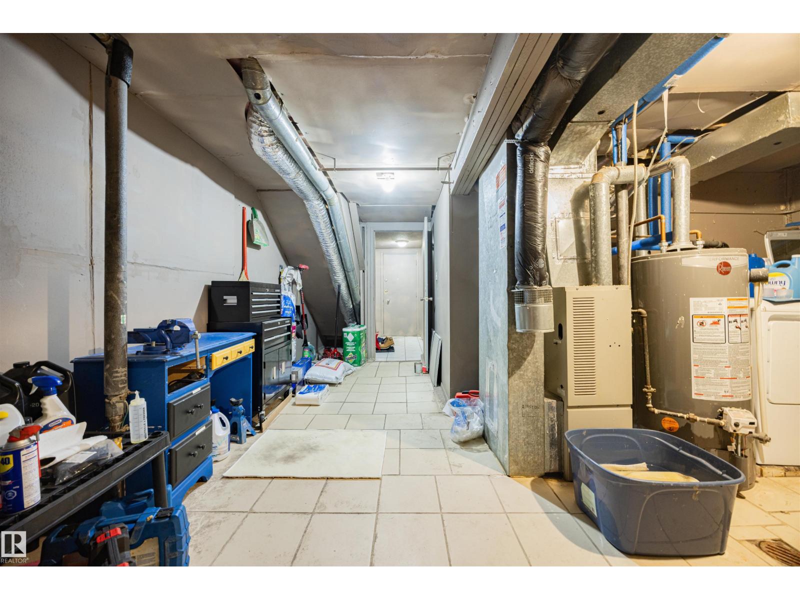 774 ABBOTTSFIELD RD NW NW