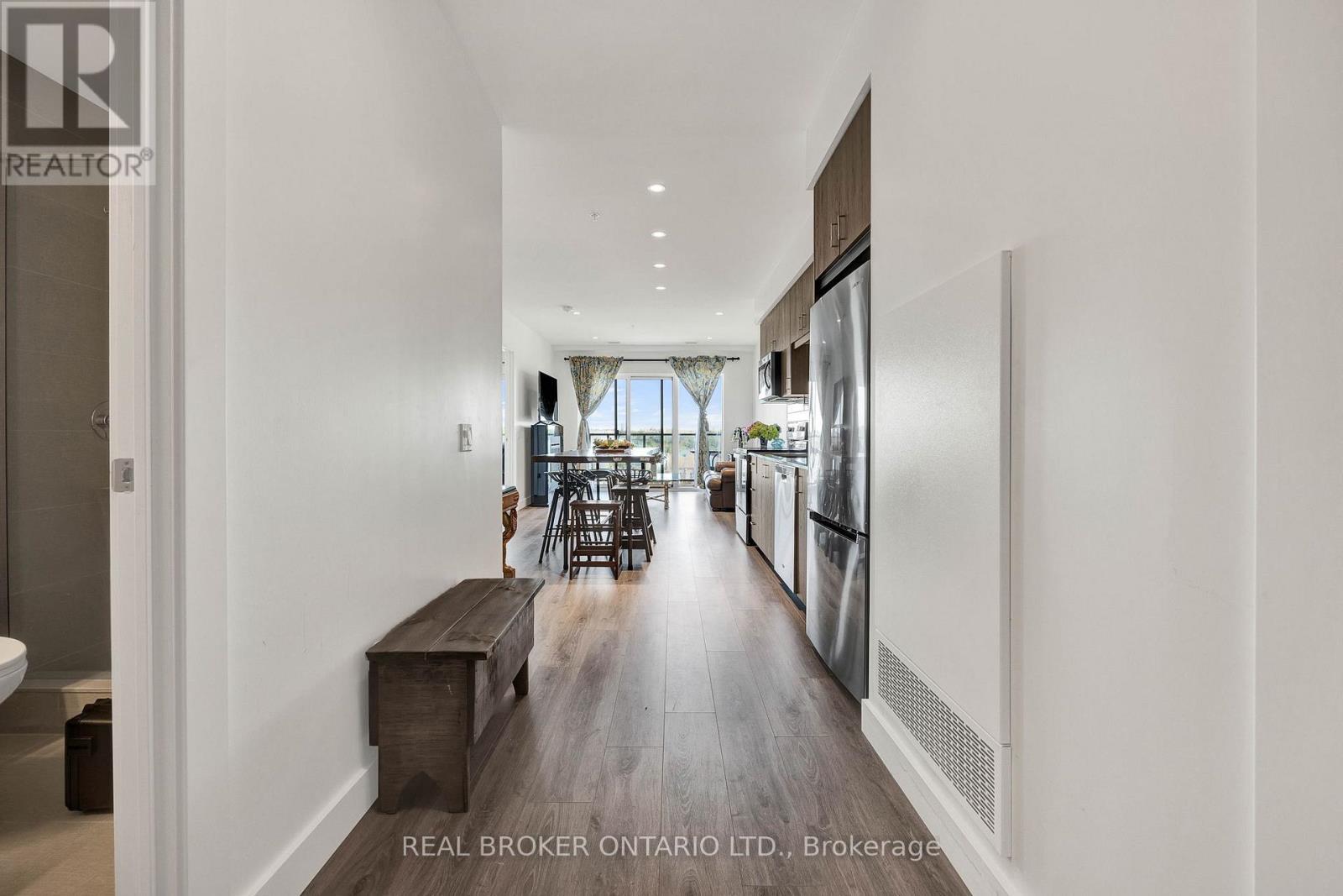 UNIT 1003 - 50 GRAND AVENUE S