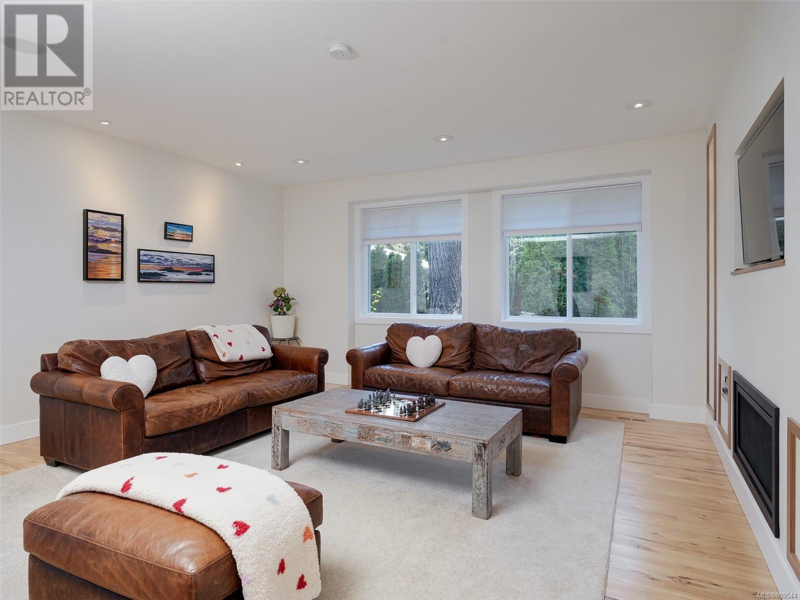 1202 Ocean Park Lane