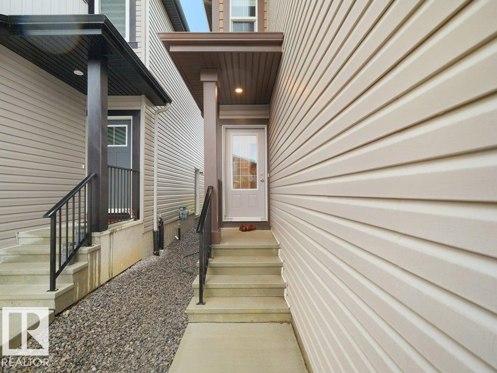 2039 13 AV NW