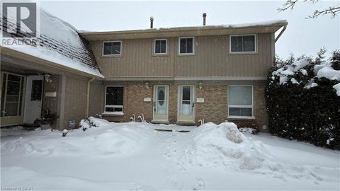 66 GLAMIS Road Unit# 33 Cambridge ON N1R6S7