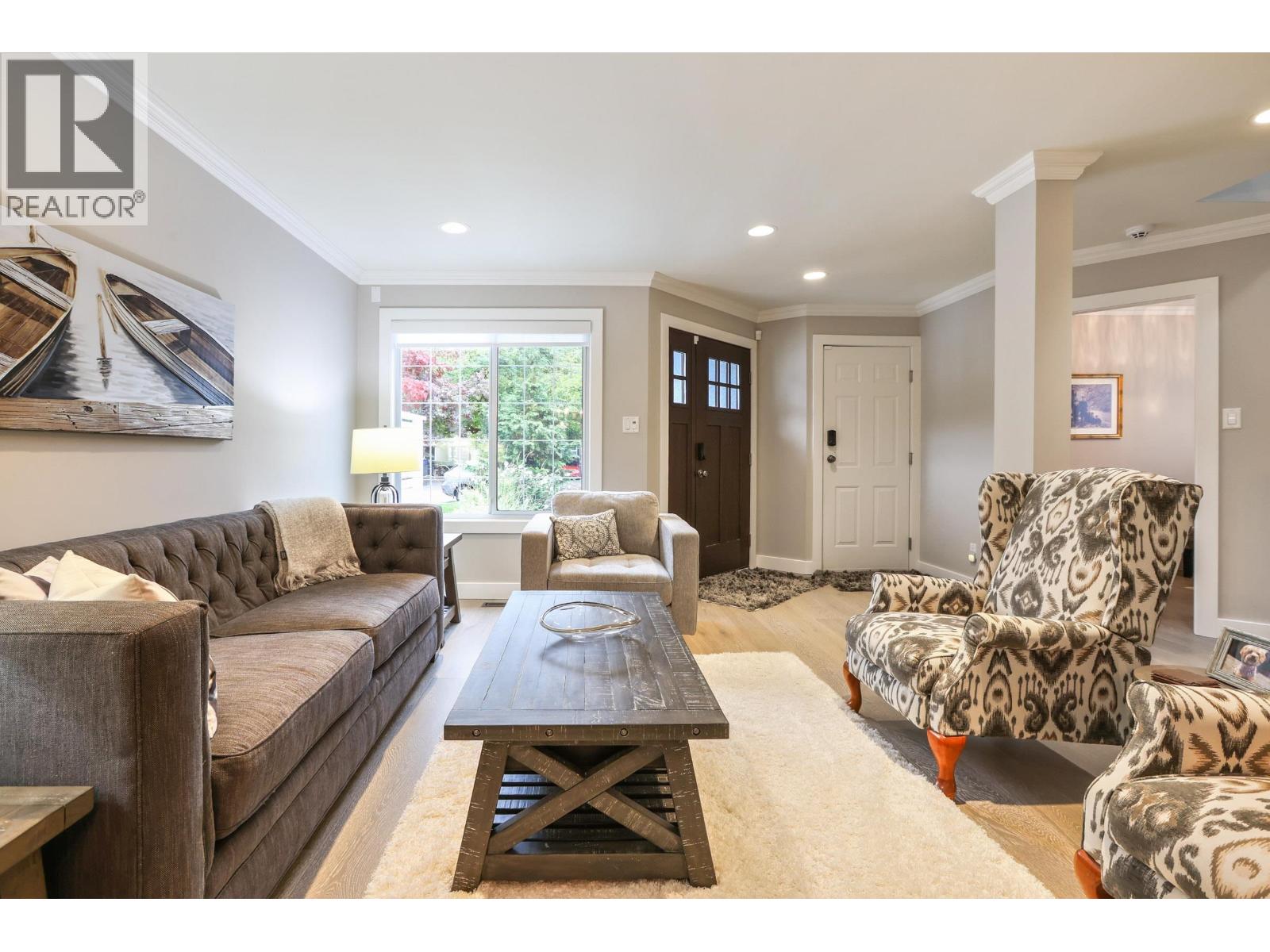 1076 CLEMENTS AVENUE