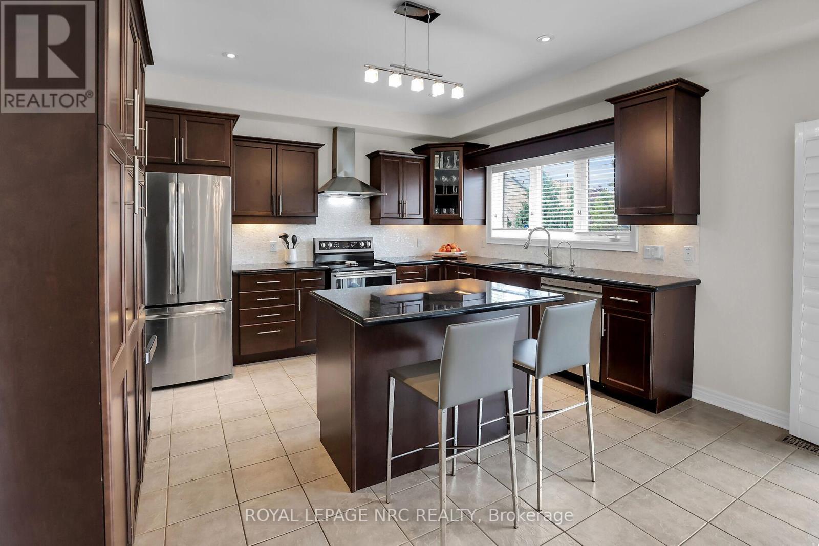 34 AGINCOURT CRESCENT