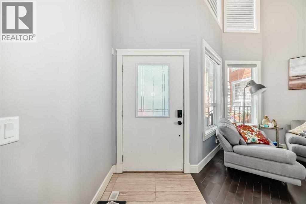 26 Saddlelake View NE