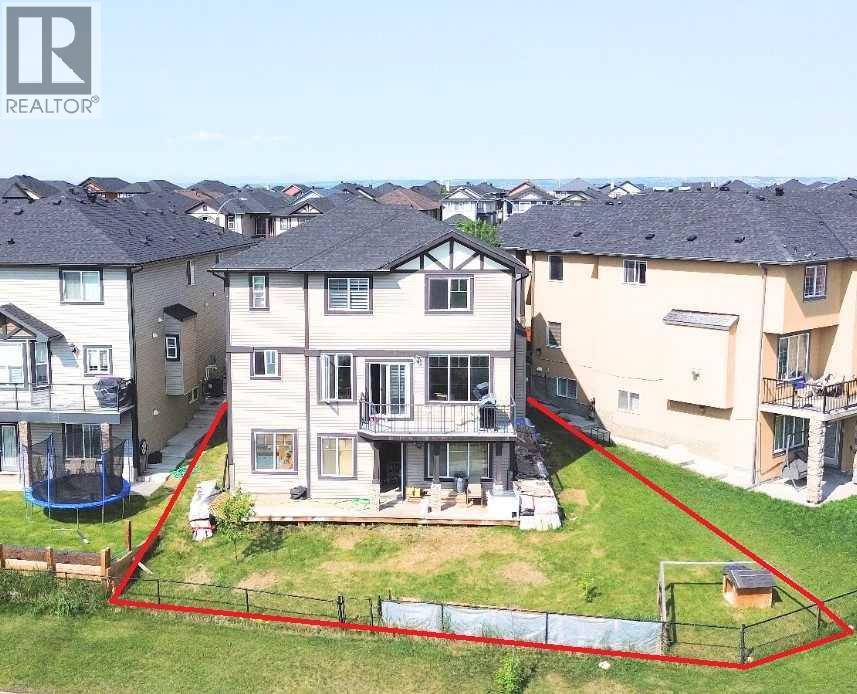 26 Saddlelake View NE