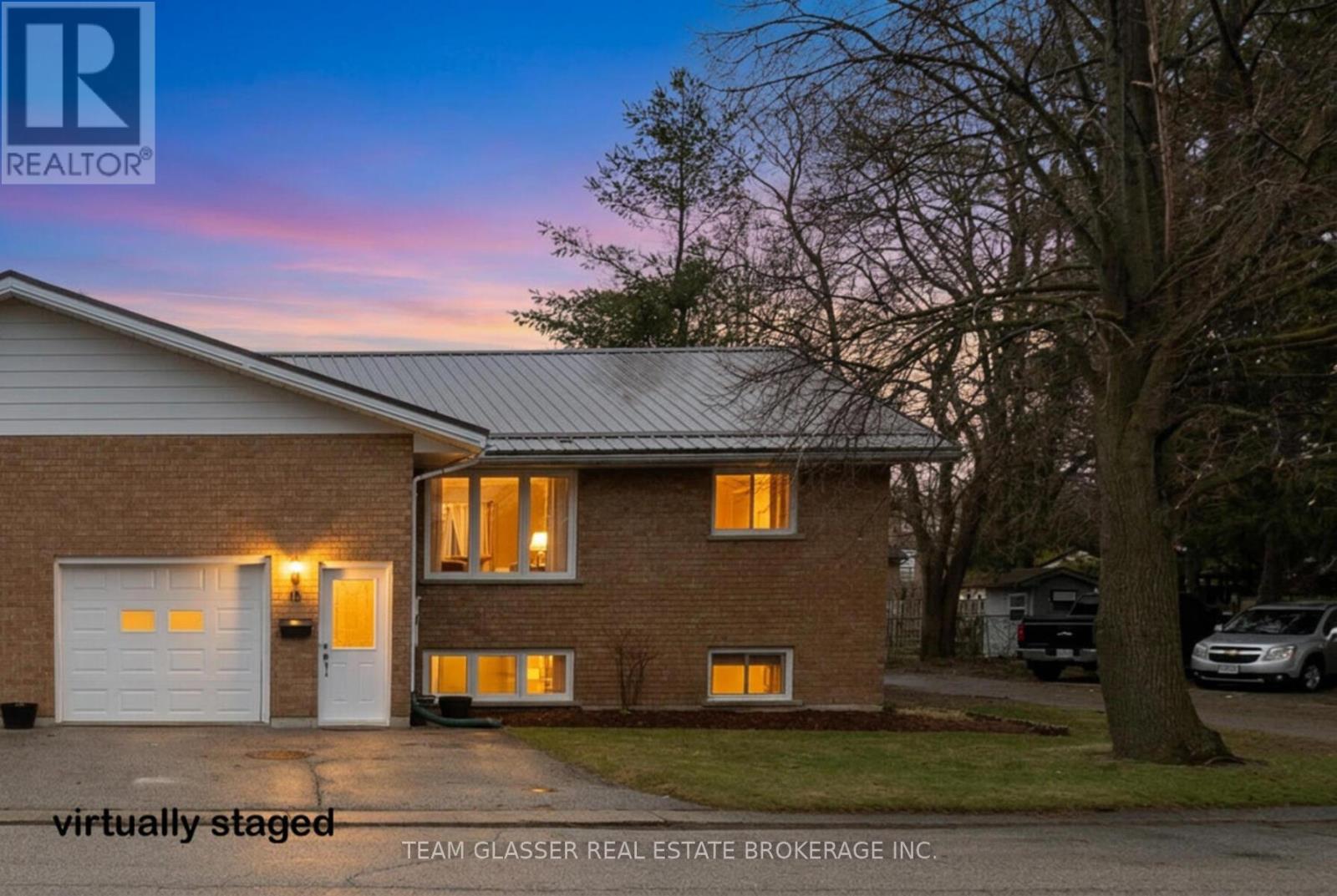 15 - 214 SOUTH STREET W