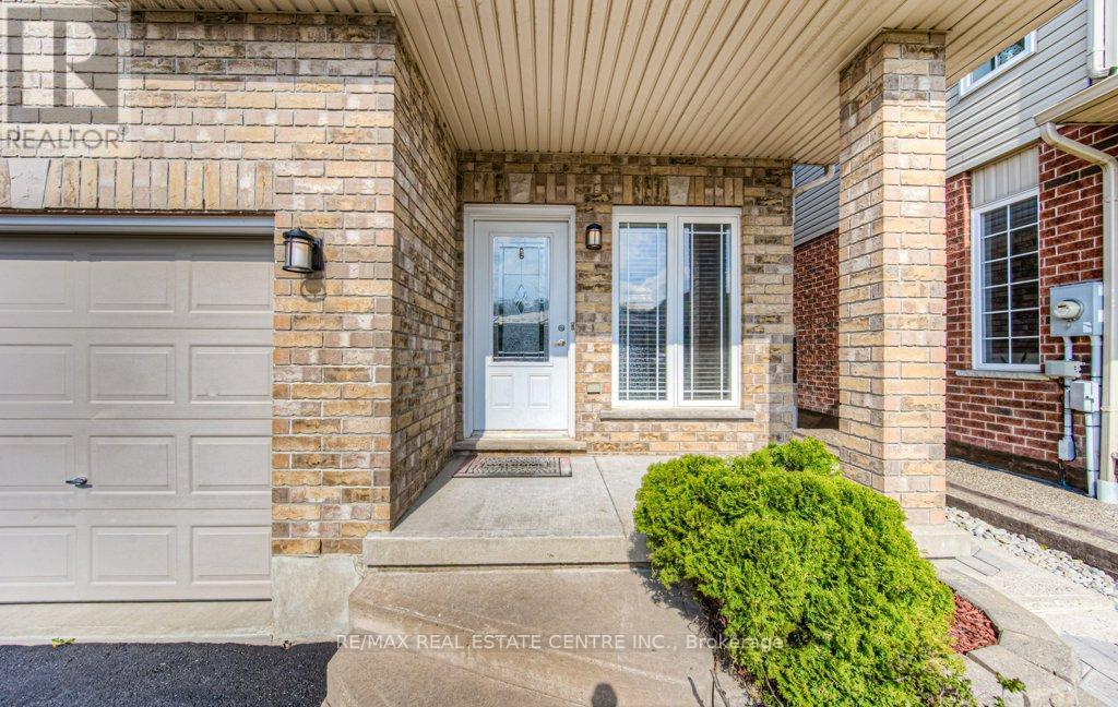 950 PEBBLECREEK COURT E