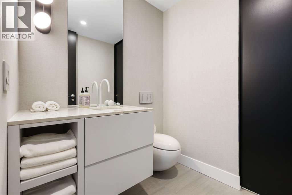 1807, 108 9 Avenue SW