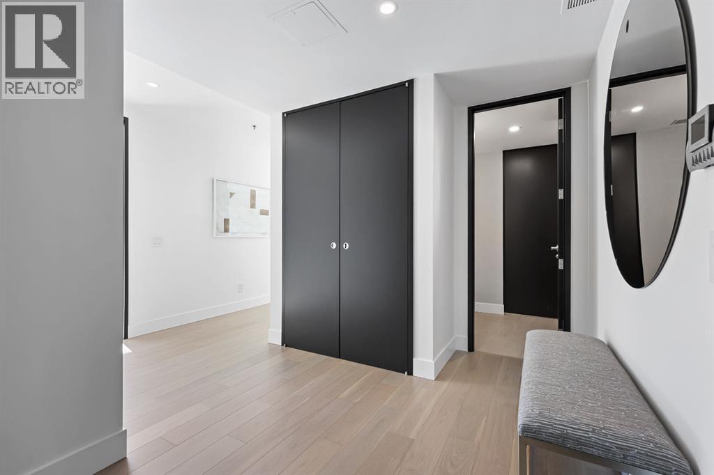 1807, 108 9 Avenue SW