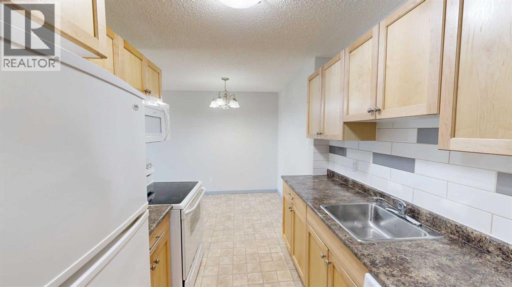 308, 401 Columbia Boulevard W
