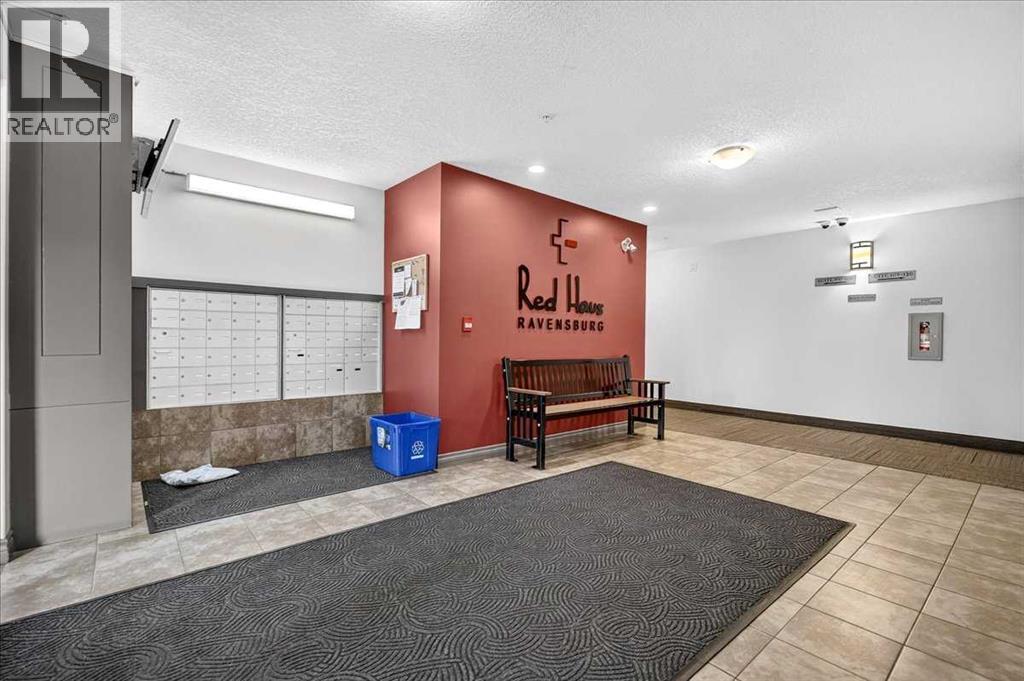 303, 70 Royal Oak Plaza NW