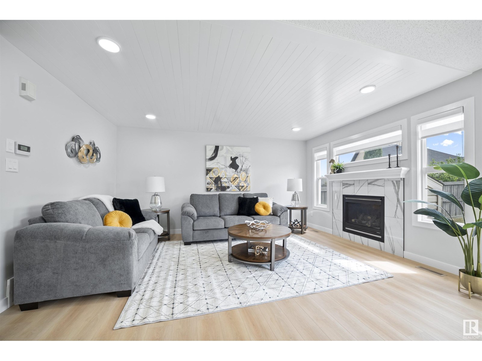 7519 170 AV NW