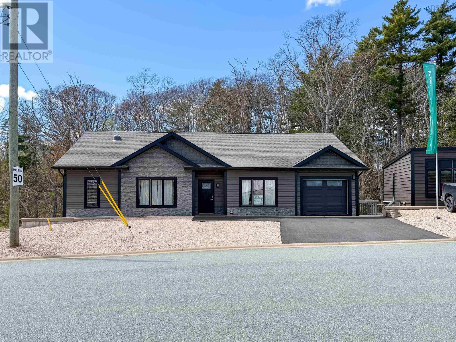 Photo 1 of 23 — 277 HAVEN Drive, Bridgewater, NS B4V4E4