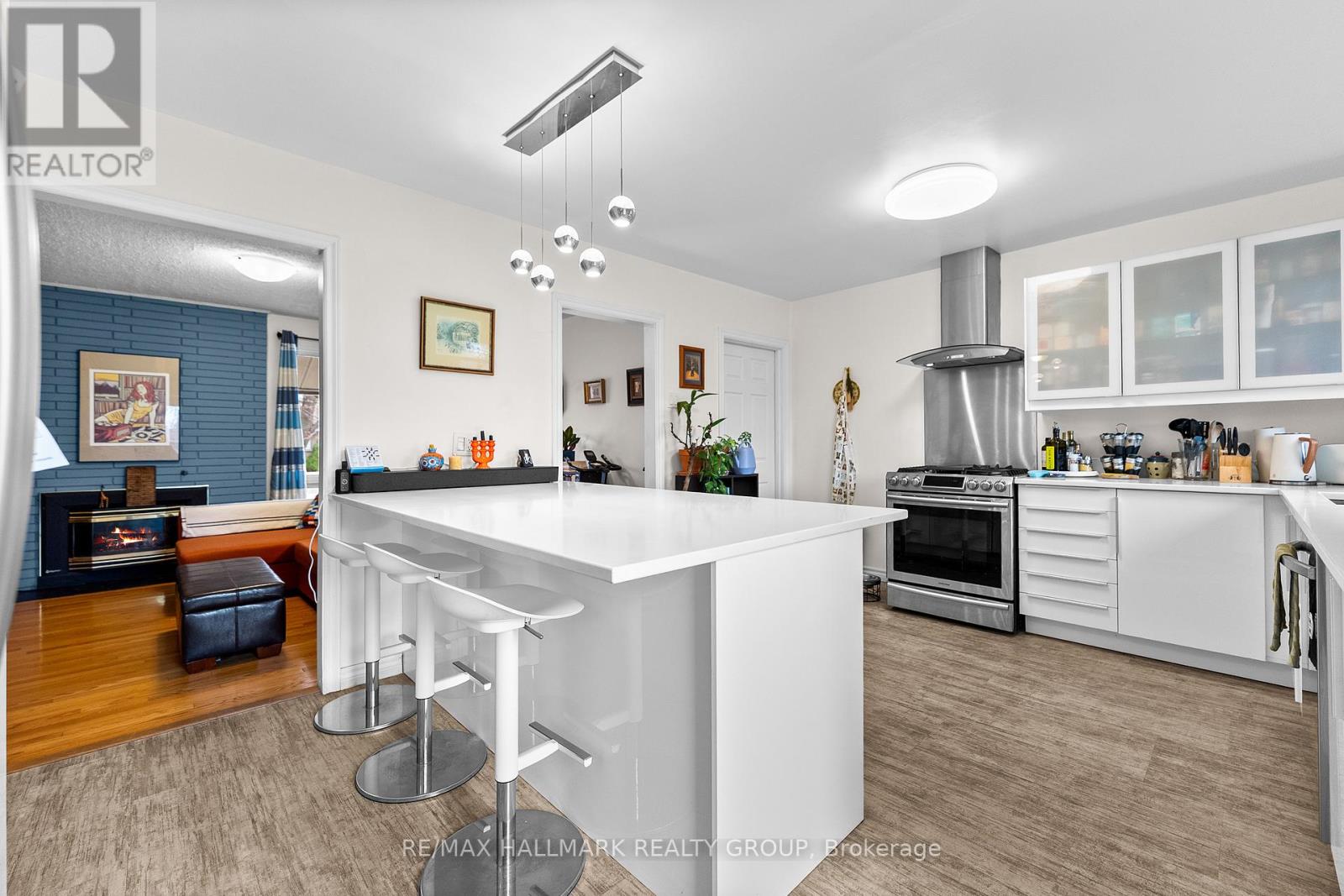 Photo 1 of 22 — 1318 AVENUE Q, Ottawa, ON K1G0B6