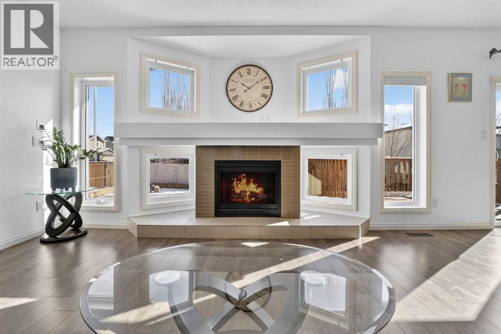 678 Twinriver Crescent W