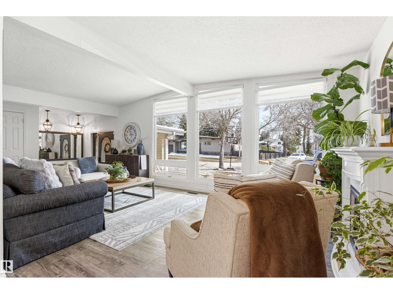 76 GLENWOOD CR