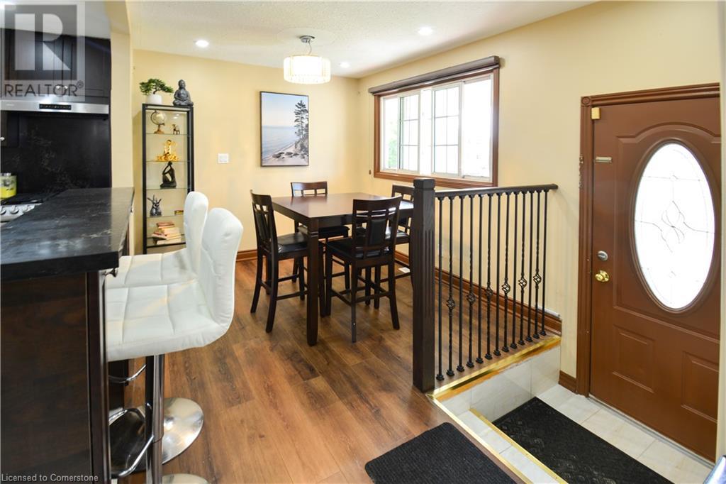 77 KINZIE Avenue