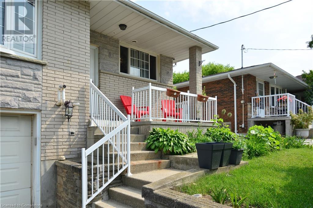 77 KINZIE Avenue