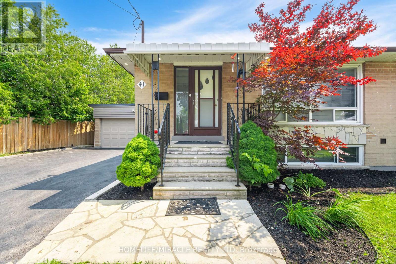 41 BRADSTOCK ROAD