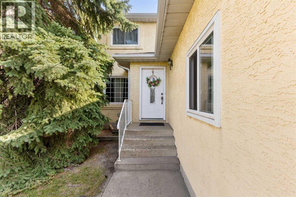 933 Applewood Drive SE