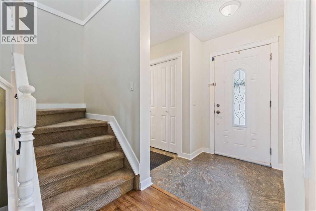 933 Applewood Drive SE