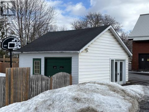 UNIT B - 58 PICTON MAIN STREET Prince Edward County (Picton Ward) ON K0K2T0