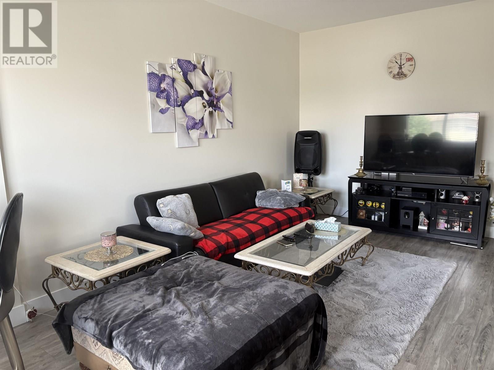 3803 PINEWOOD AVENUE