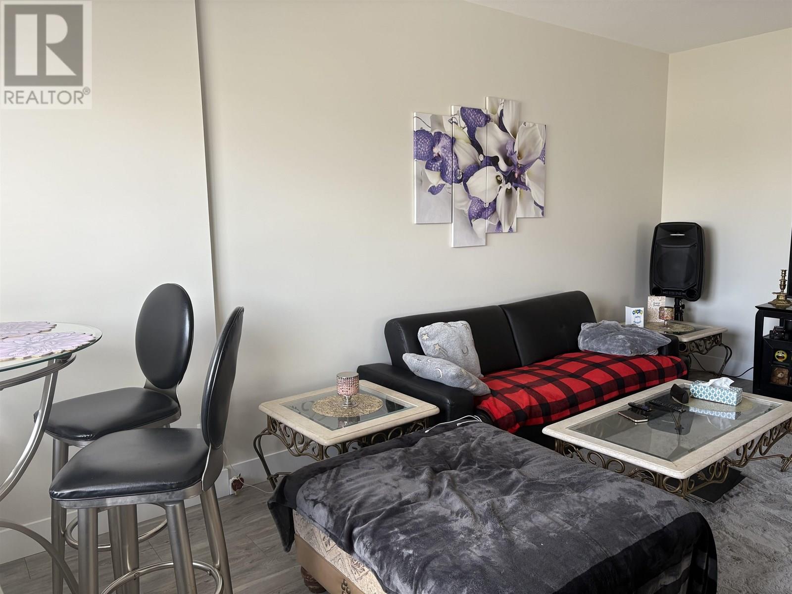 3803 PINEWOOD AVENUE