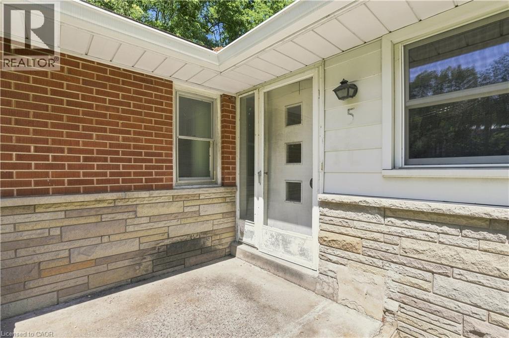 5 HATFIELD Place