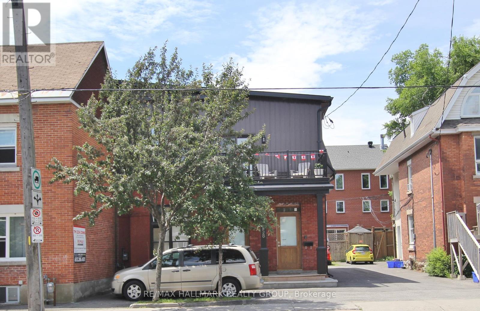 258, 260, 262, 264 BRONSON AVENUE S