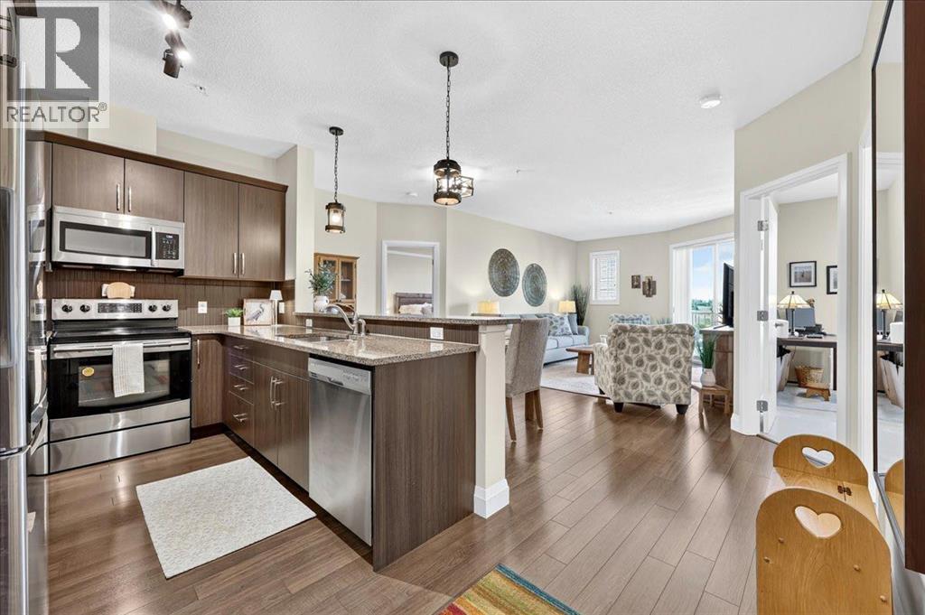 2305, 15 Sunset Square