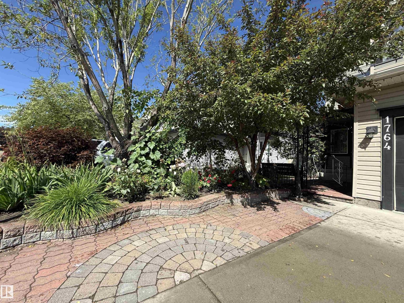 1764 MELROSE CR SW