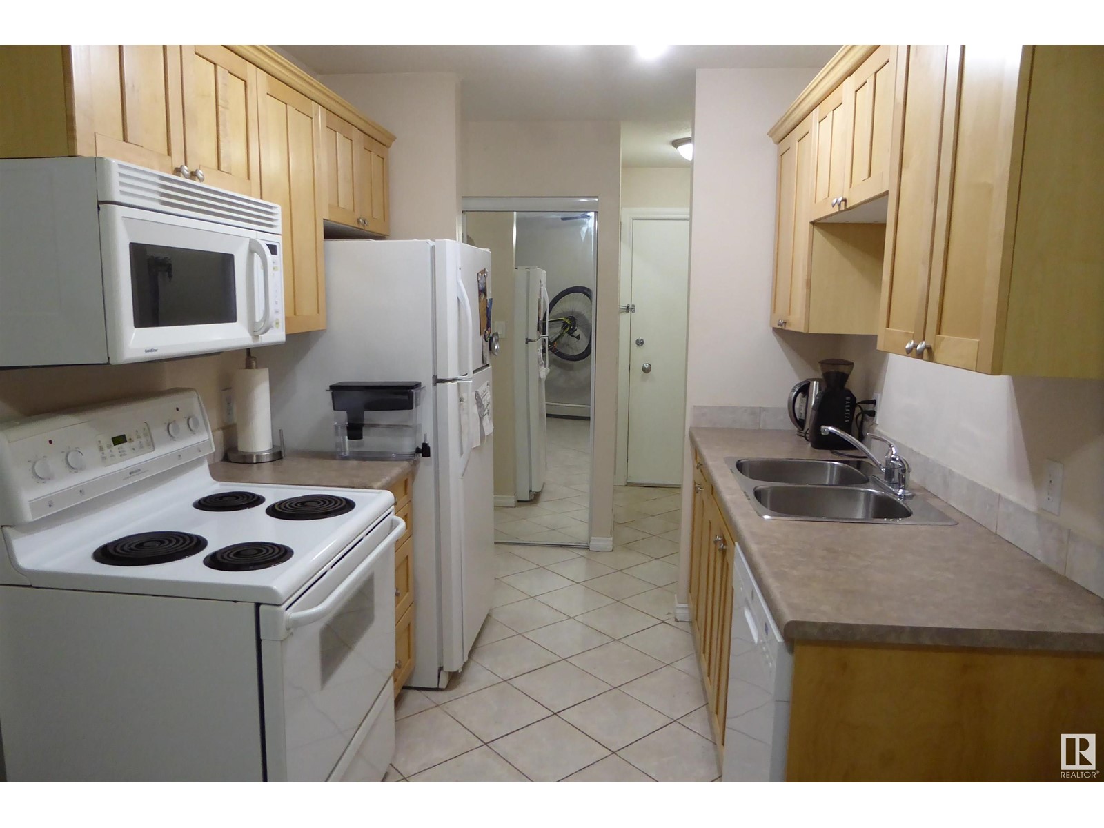 #305 10420 93 ST NW NW