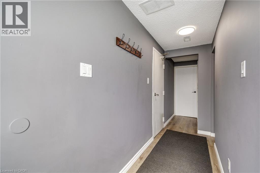 135 CHALMERS Street S Unit# 18 - Photo 4