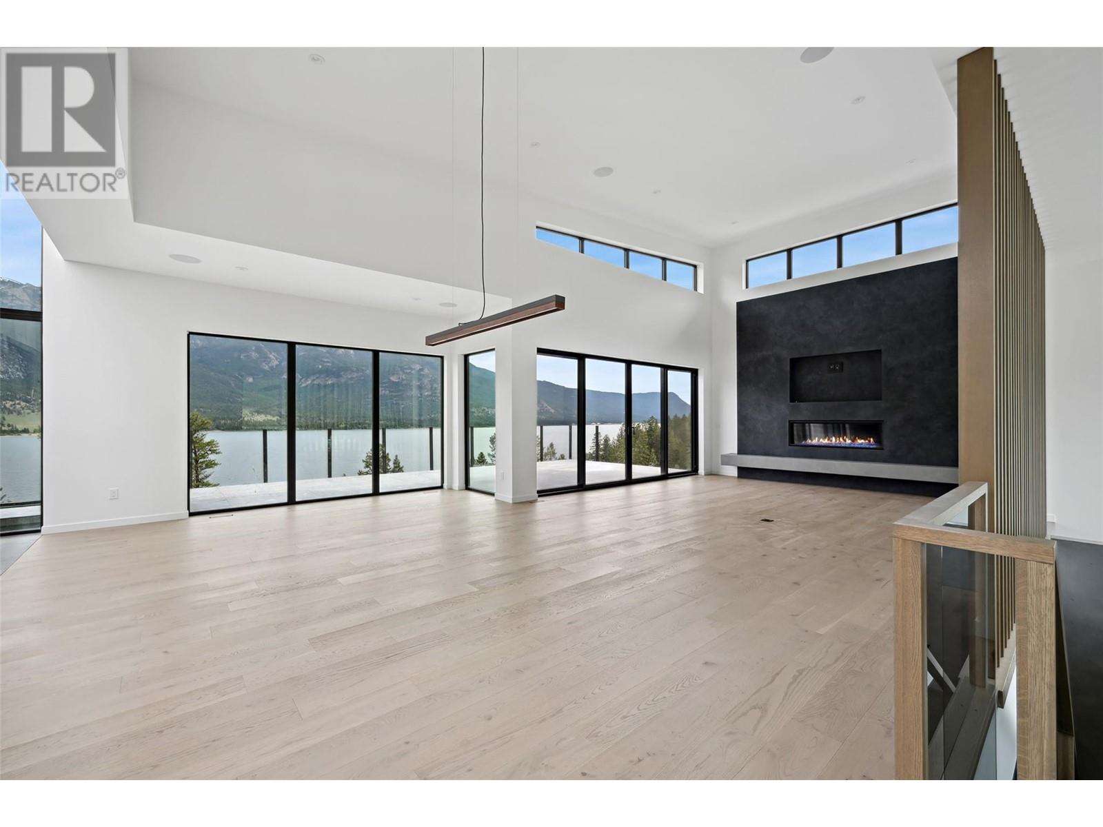 6200 COLUMBIA LAKE Road Unit# 4