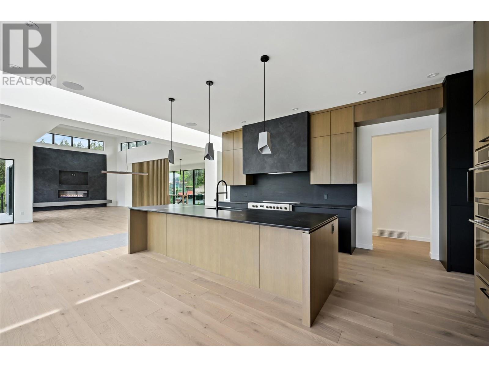 6200 COLUMBIA LAKE Road Unit# 4
