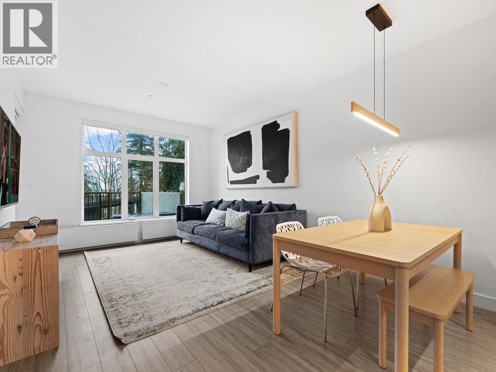 107 733 E 3RD STREET