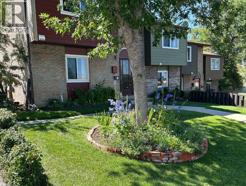 71, 210 86 Avenue SE